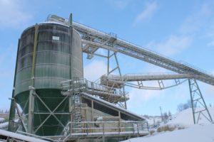 Cement silo cleaning helps keep operations running smoothly.